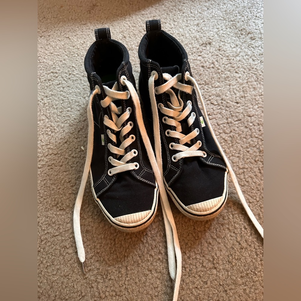 Cairuma OCA HIGH STRIPE BLACK CANVAS CONTRAST THREAD SNEAKER